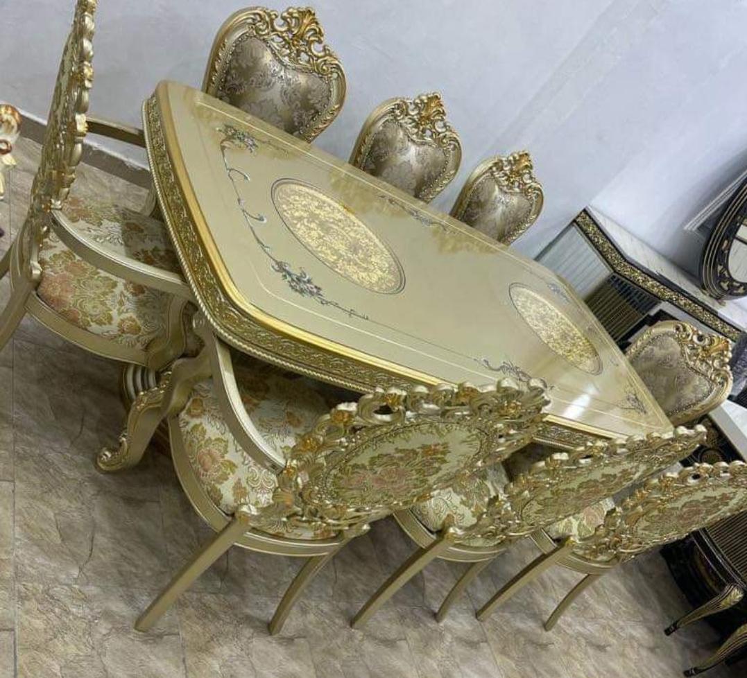 Royal Dining by 8 1